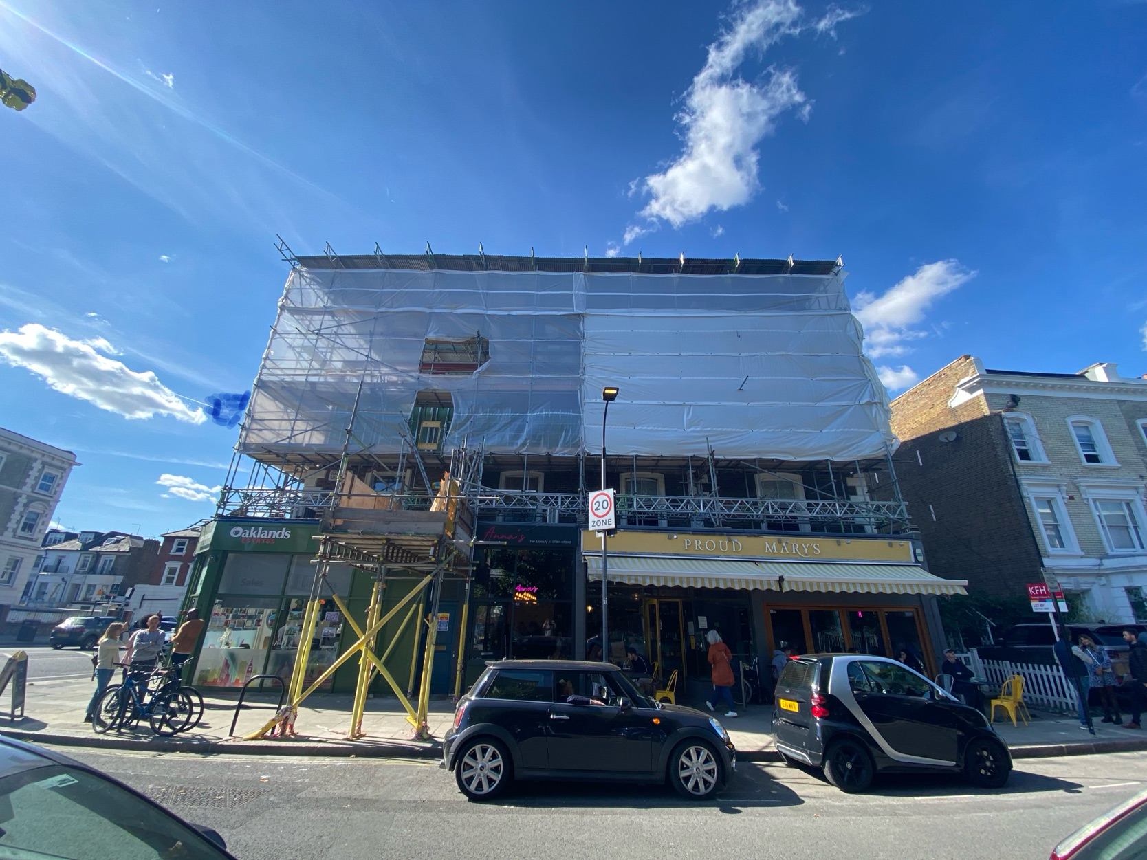 Scaffolding and sheeting full elevation wrap